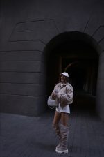 Suede Oversized Bomber Jacket Beige - Зображення 3